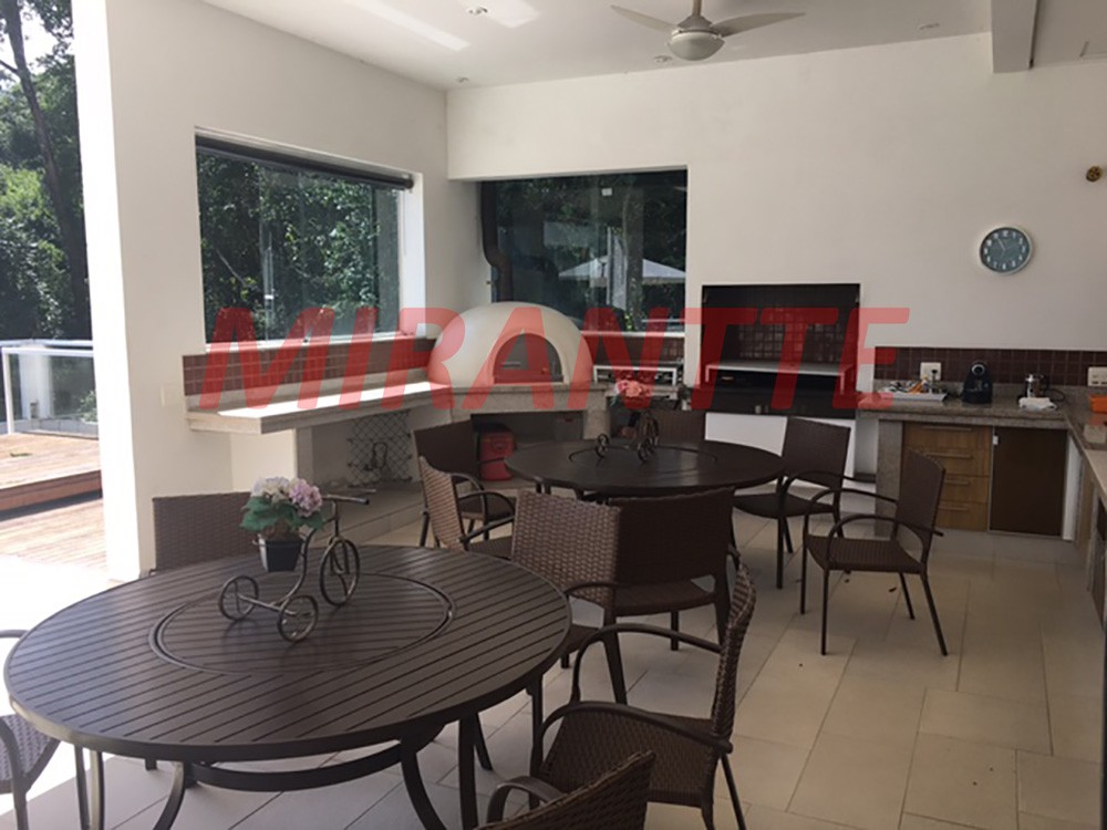 Cond. fechado de 986m² com 5 quartos em MEDEIROS