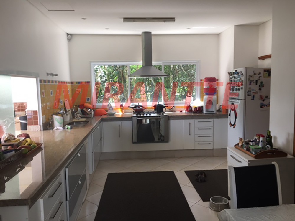 Cond. fechado de 986m² com 5 quartos em MEDEIROS