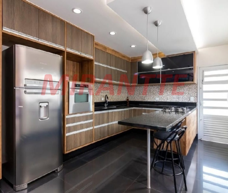 Sobrado de 260m² com 3 quartos em Santa Teresinha
