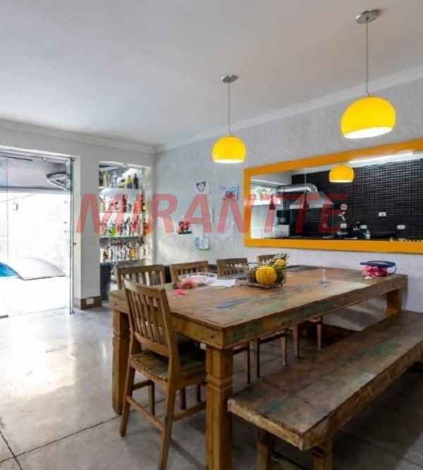 Sobrado de 260m² com 3 quartos em Santa Teresinha