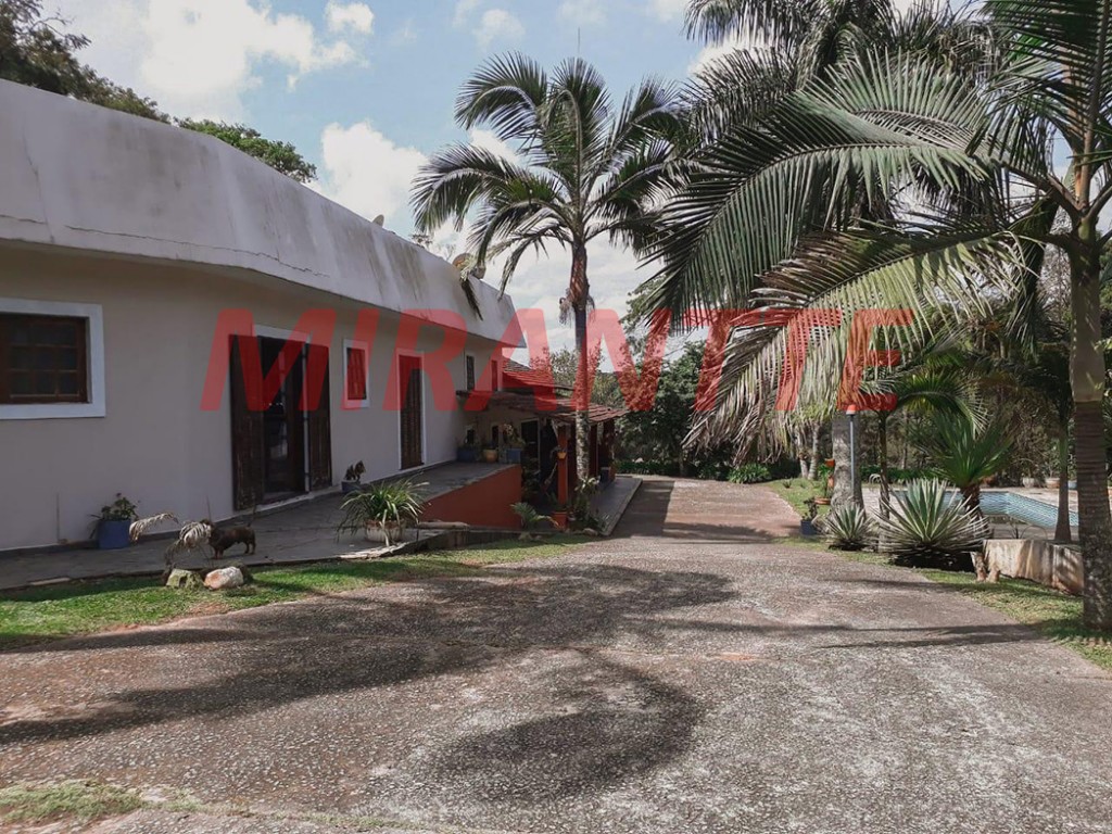 Sobrado de 450m² com 4 quartos em Serra Da Cantareira