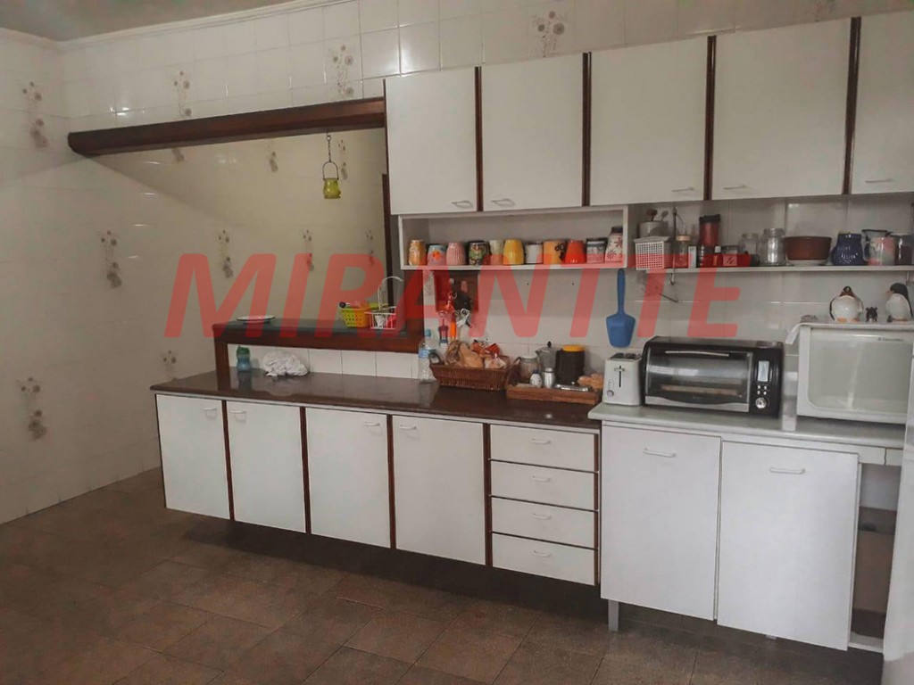 Sobrado de 450m² com 4 quartos em Serra Da Cantareira