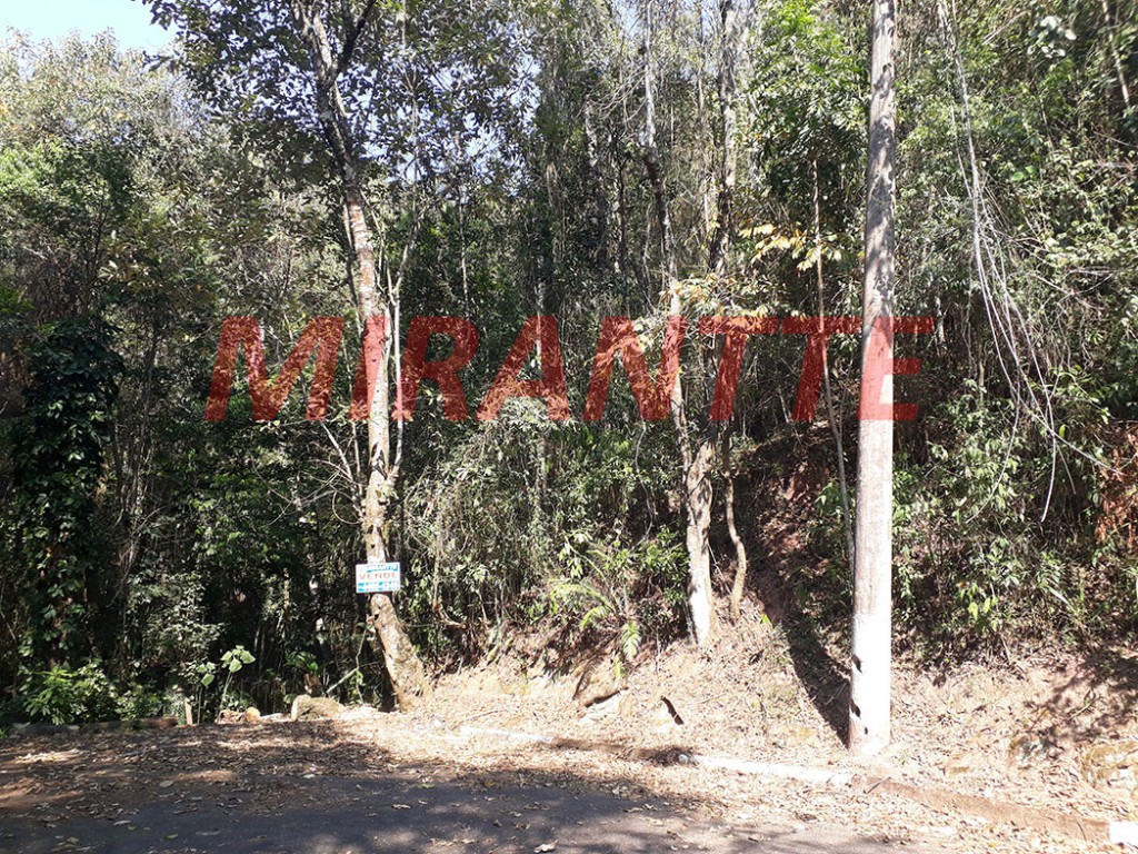 Terreno de 1746m² em Serra Da Cantareira