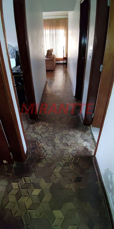 Sobrado de 120m² com 4 quartos em Vila Nivi
