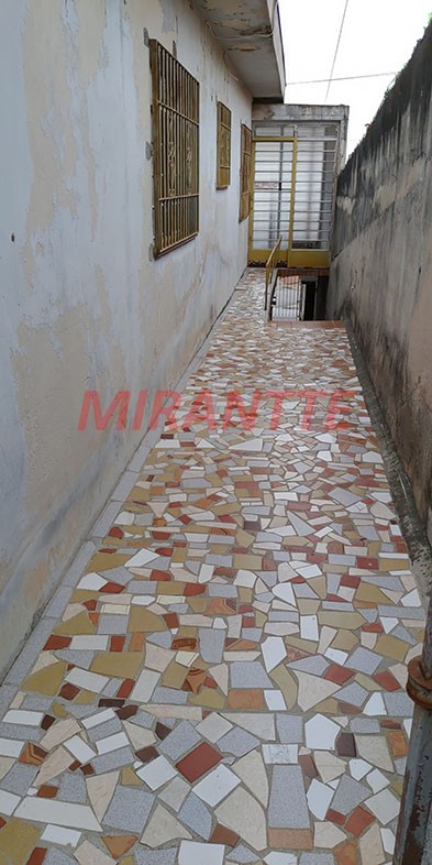 Sobrado de 120m² com 4 quartos em Vila Nivi
