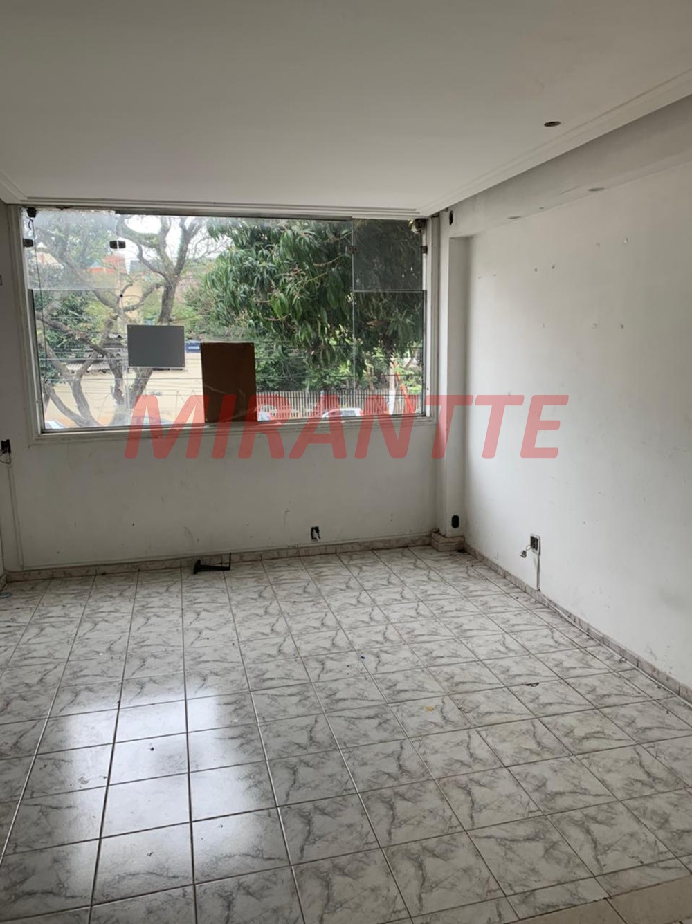 Comercial de 120m² em Santana