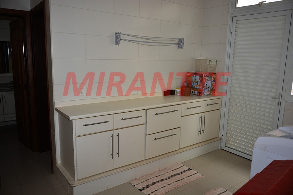 Cond. fechado de 465m² com 4 quartos em Consolação