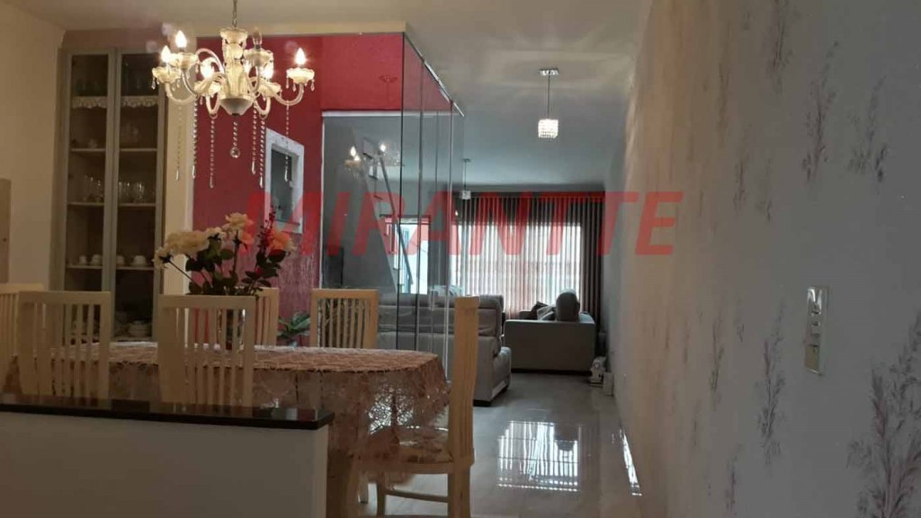 Sobrado de 190m² com 3 quartos em Vila Aurora