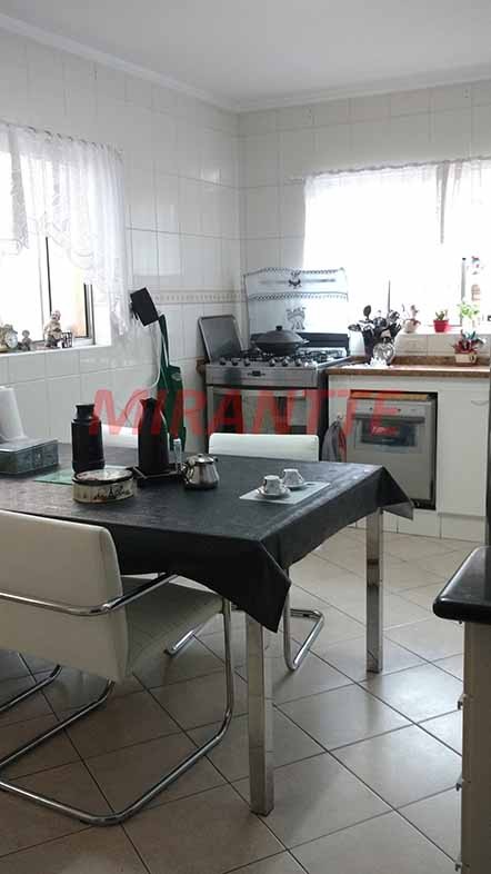 Sobrado de 165m² com 3 quartos em Água Fria