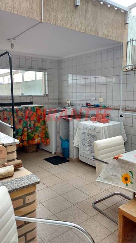 Sobrado de 165m² com 3 quartos em Água Fria