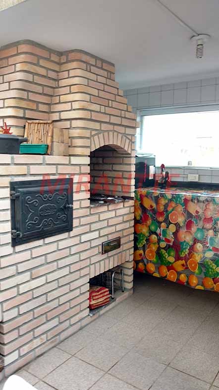 Sobrado de 165m² com 3 quartos em Água Fria