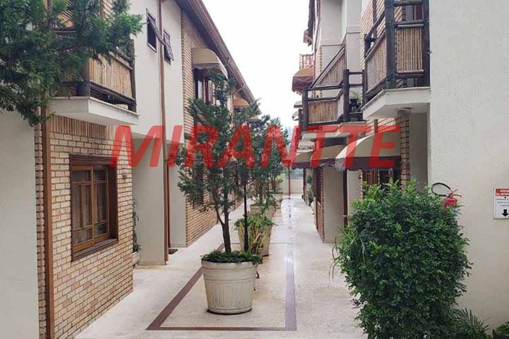 Cond. fechado de 130m² com 3 quartos em Horto Florestal