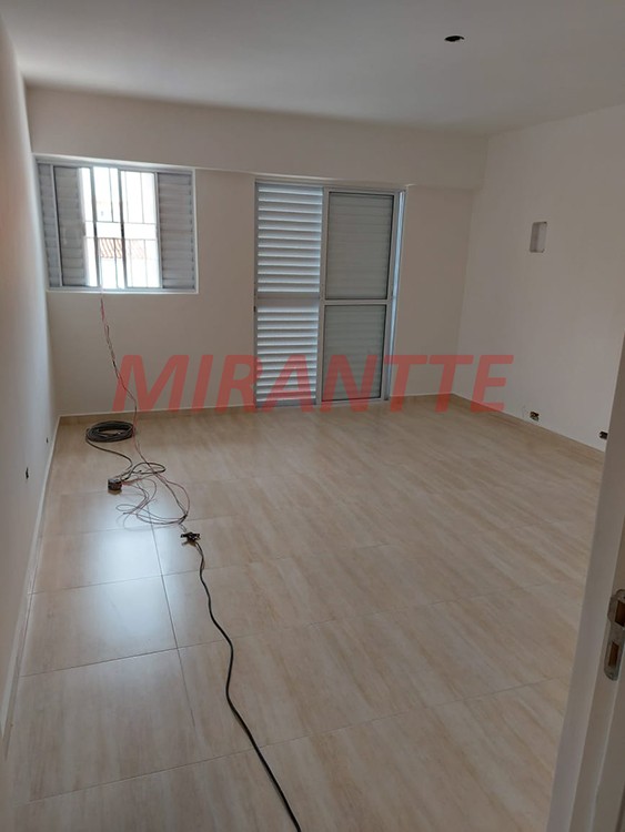 Sobrado de 192m² com 3 quartos em Santana
