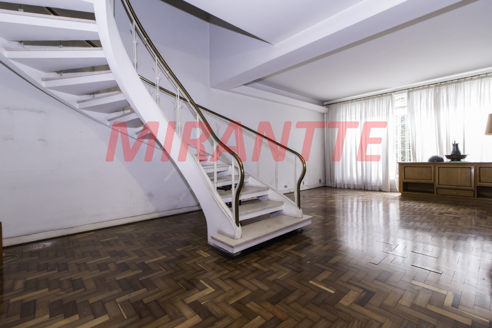 Sobrado de 242m² com 4 quartos em Planalto Paulista