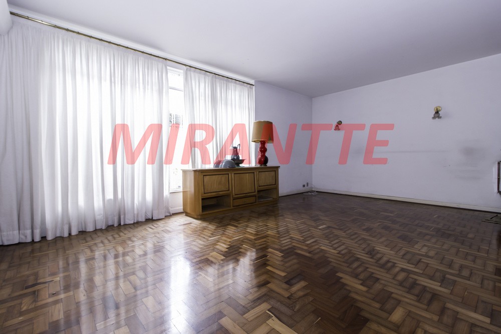 Sobrado de 242m² com 4 quartos em Planalto Paulista