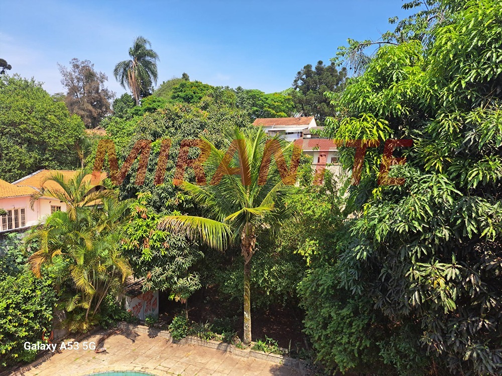 Sobrado de 750m² com 4 quartos em Jardim Floresta