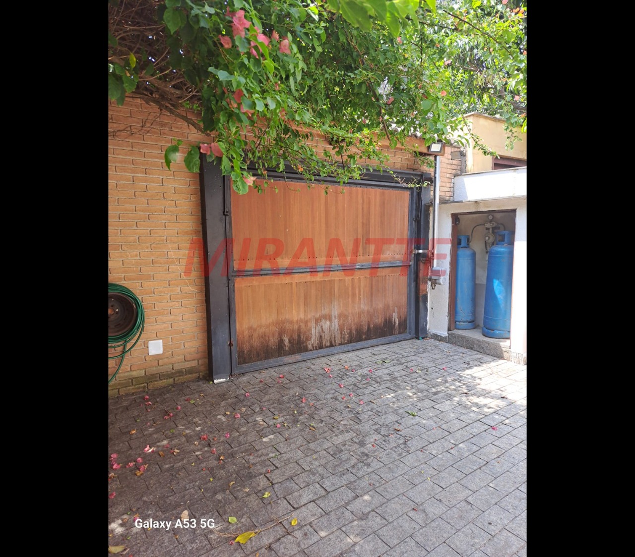 Sobrado de 750m² com 4 quartos em Jardim Floresta