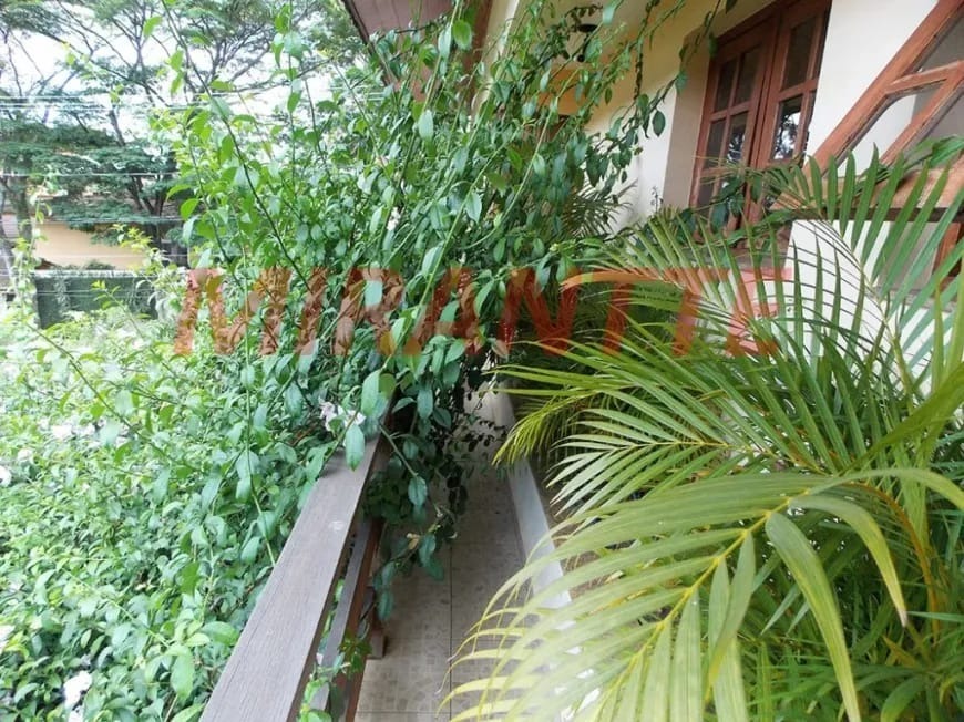 Sobrado de 750m² com 4 quartos em Jardim Floresta