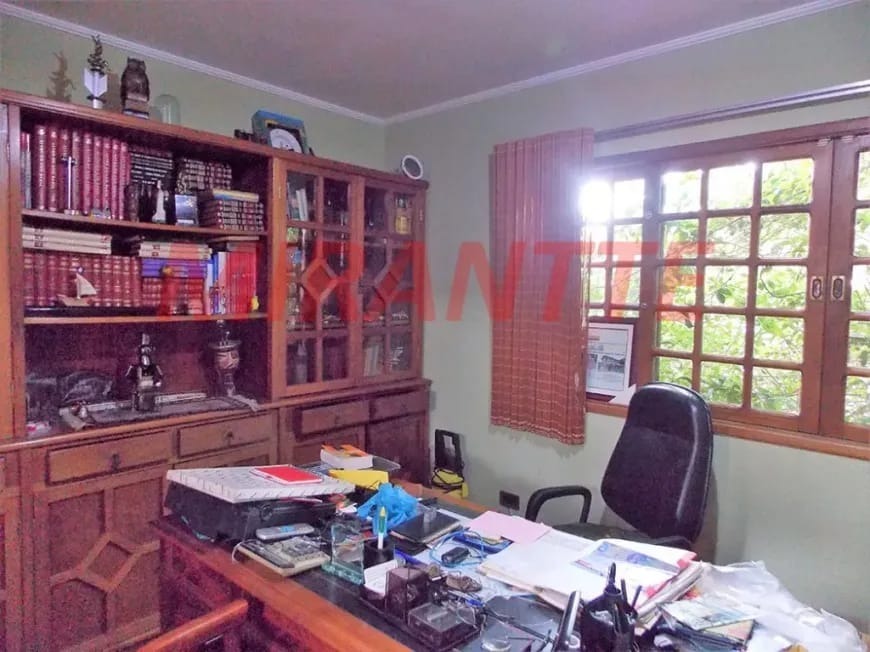 Sobrado de 750m² com 4 quartos em Jardim Floresta