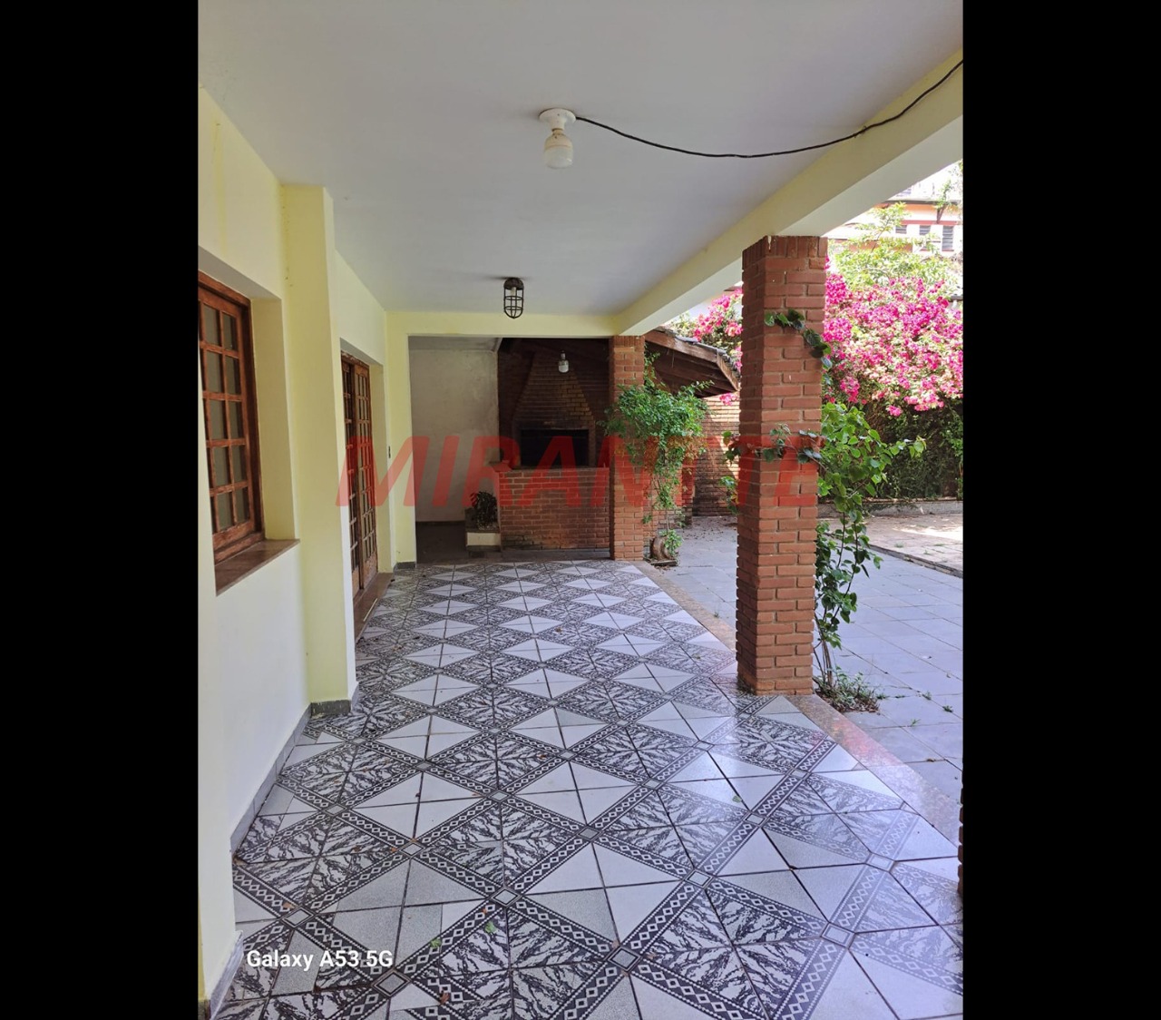 Sobrado de 750m² com 4 quartos em Jardim Floresta