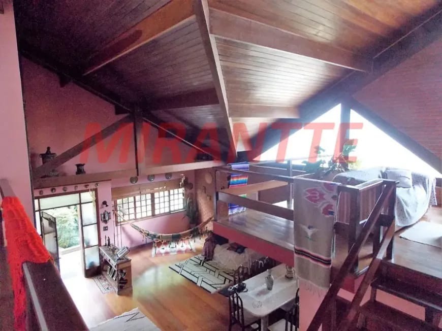 Sobrado de 750m² com 4 quartos em Jardim Floresta