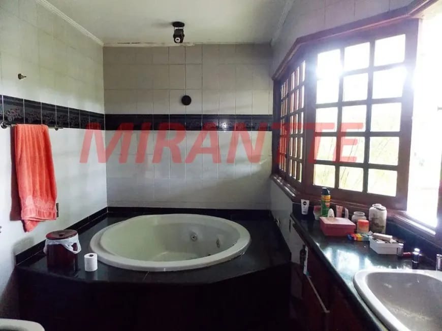 Sobrado de 750m² com 4 quartos em Jardim Floresta