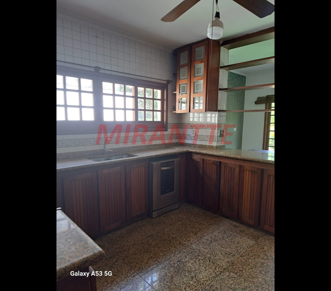 Sobrado de 750m² com 4 quartos em Jardim Floresta