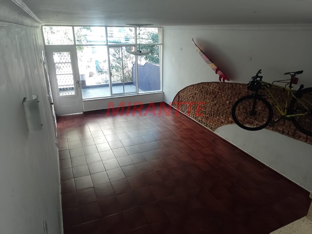 Sobrado de 196m² com 3 quartos em Santana