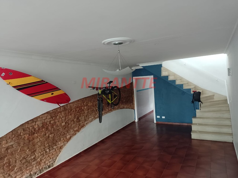 Sobrado de 196m² com 3 quartos em Santana