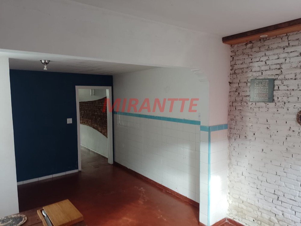 Sobrado de 196m² com 3 quartos em Santana