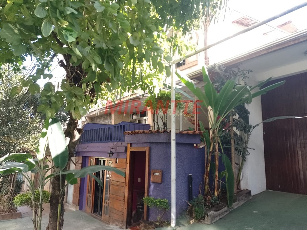 Sobrado de 196m² com 3 quartos em Santana