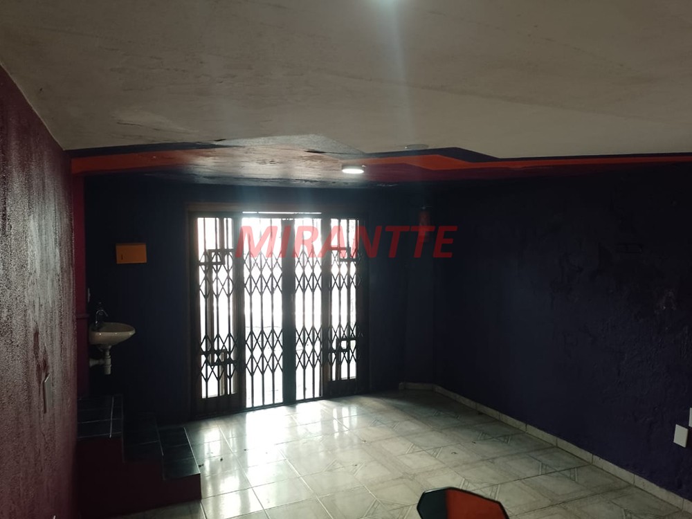 Sobrado de 196m² com 3 quartos em Santana
