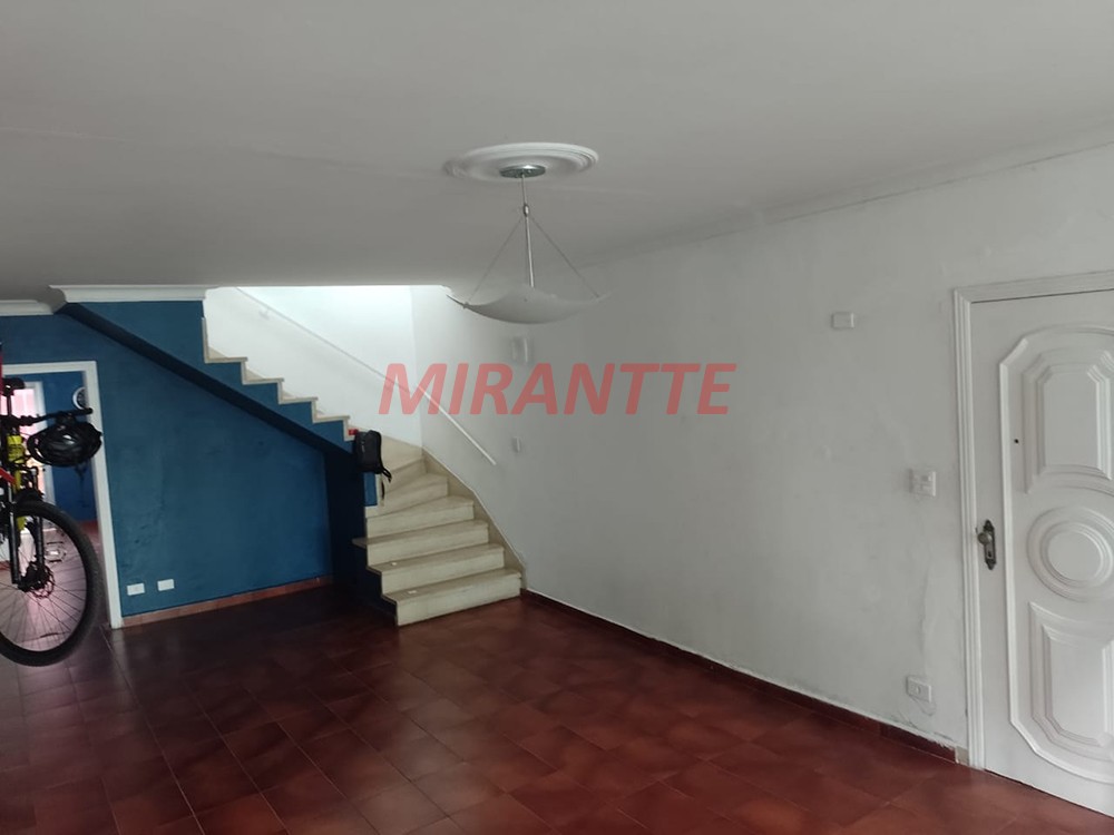 Sobrado de 196m² com 3 quartos em Santana