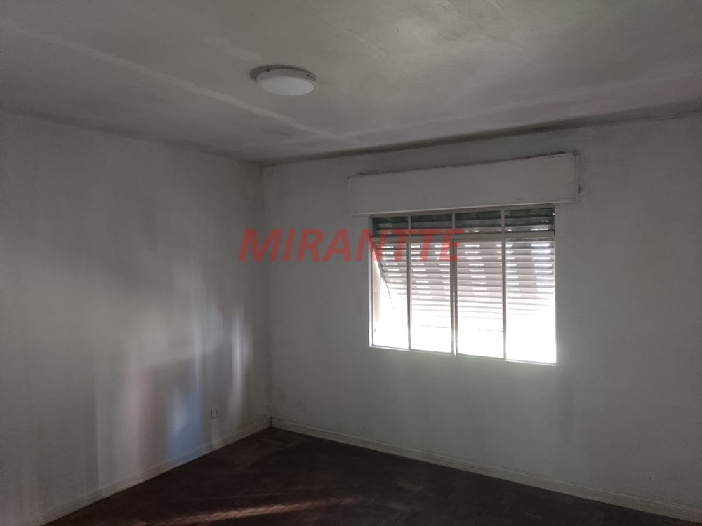 Sobrado de 196m² com 3 quartos em Santana