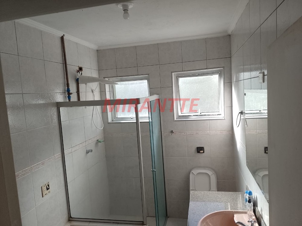 Sobrado de 196m² com 3 quartos em Santana