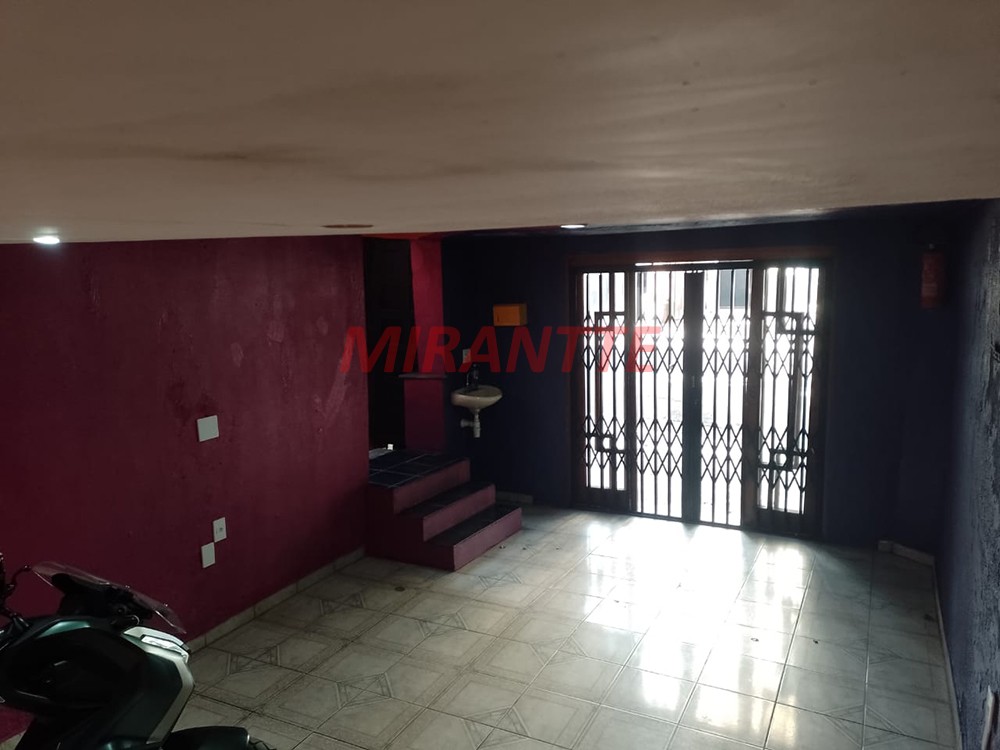 Sobrado de 196m² com 3 quartos em Santana