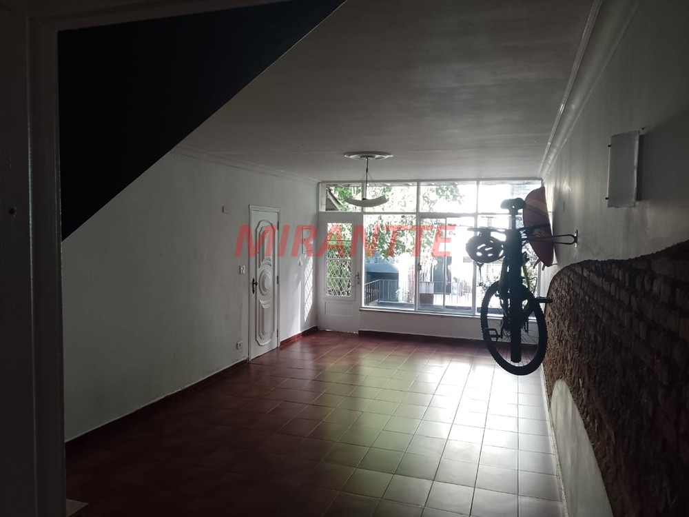 Sobrado de 196m² com 3 quartos em Santana