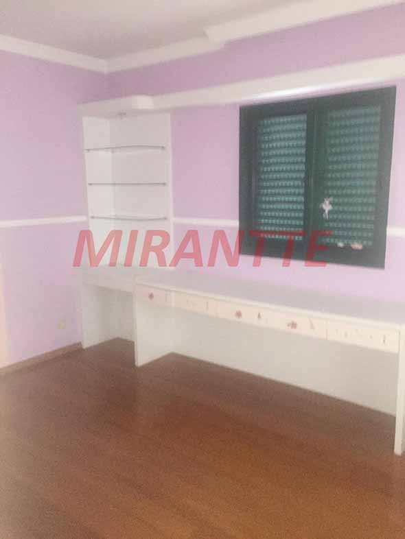 Sobrado de 380m² com 4 quartos em Alphaville