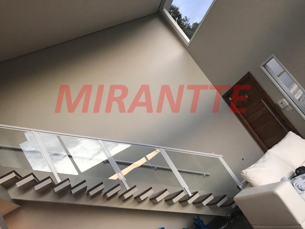 Sobrado de 450m² em Serra Da Cantareira