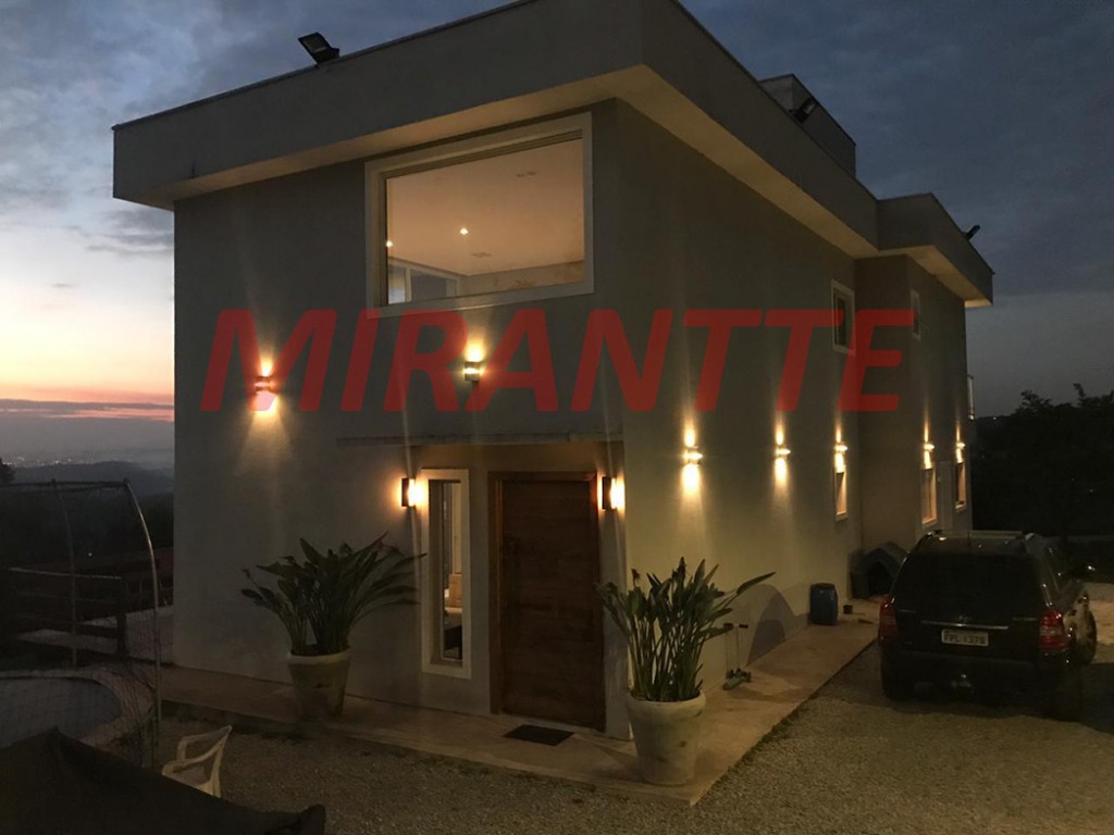 Sobrado de 450m² em Serra Da Cantareira