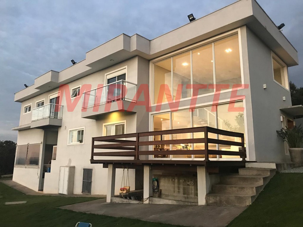 Sobrado de 450m² em Serra Da Cantareira