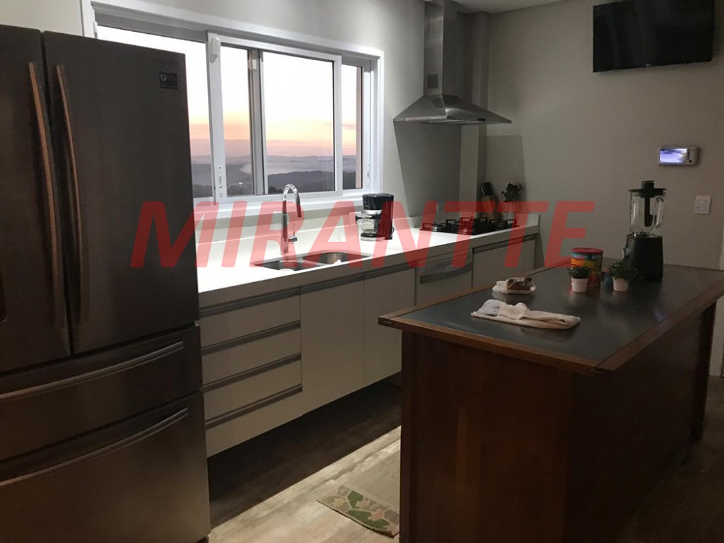 Sobrado de 450m² em Serra Da Cantareira