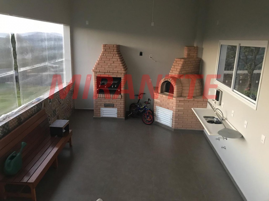 Sobrado de 450m² em Serra Da Cantareira