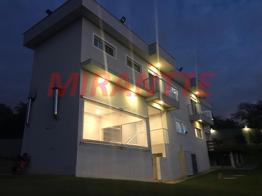 Sobrado de 450m² em Serra Da Cantareira