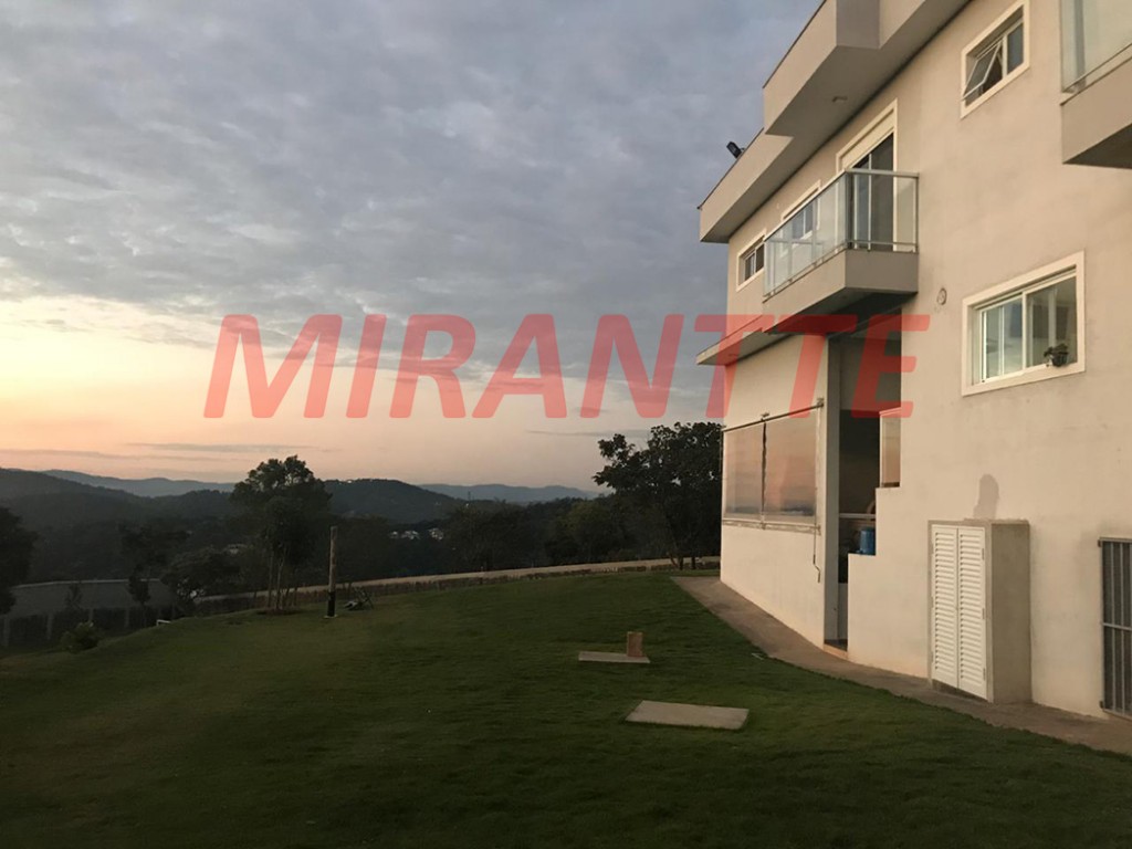 Sobrado de 450m² em Serra Da Cantareira