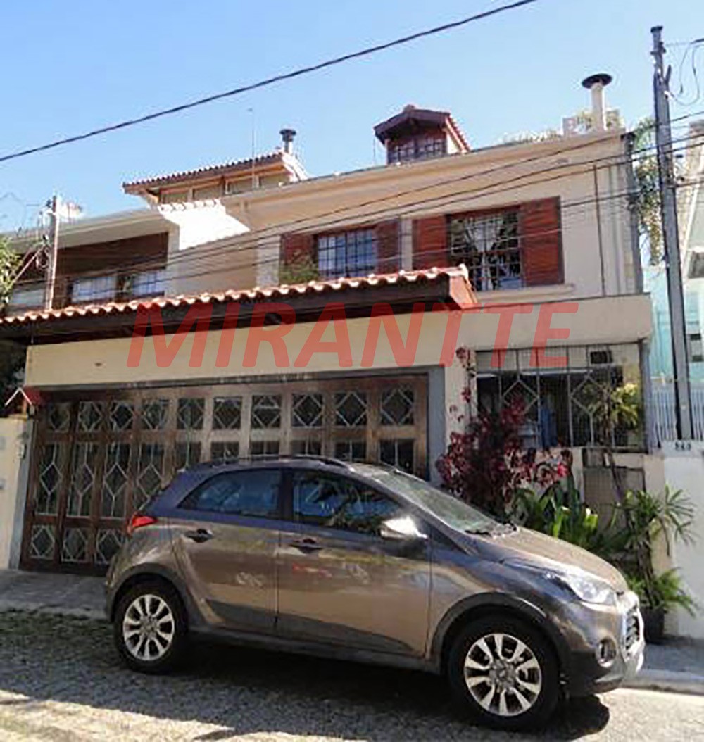 Sobrado de 200m² com 3 quartos em Brooklin