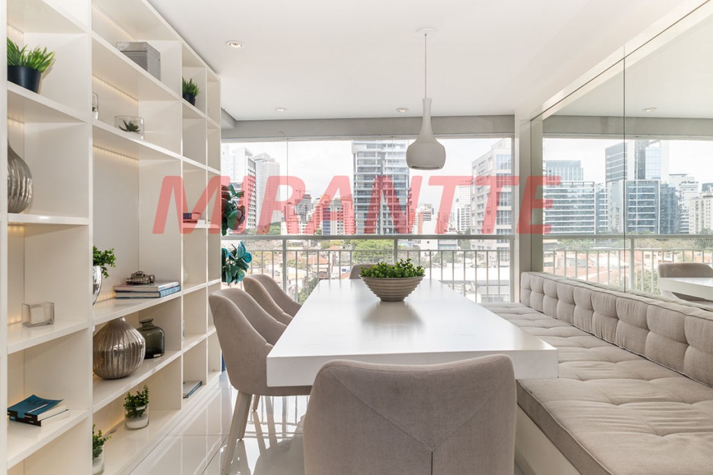 Apartamento de 261m² com 3 quartos em Itaim Bibi