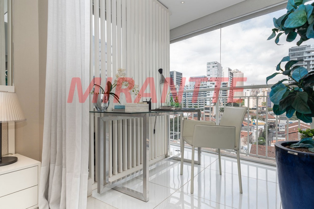 Apartamento de 261m² com 3 quartos em Itaim Bibi