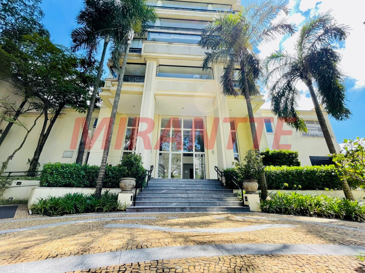 Apartamento de 215m² com 3 quartos em Perdizes