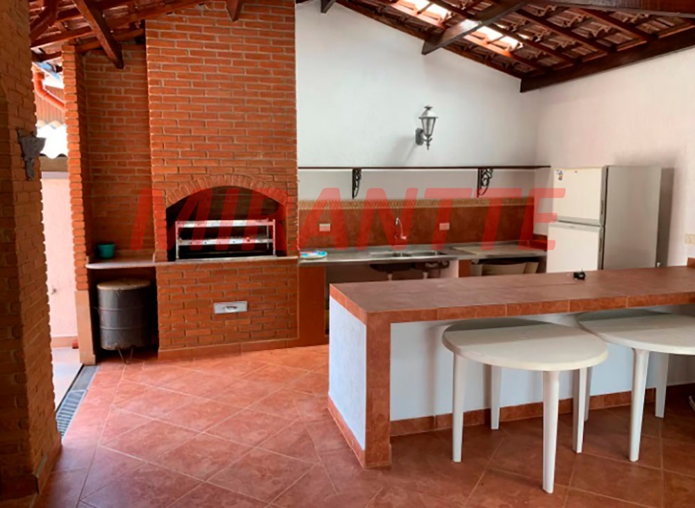Cond. fechado de 269m² com 3 quartos em Centro – Mairiporã